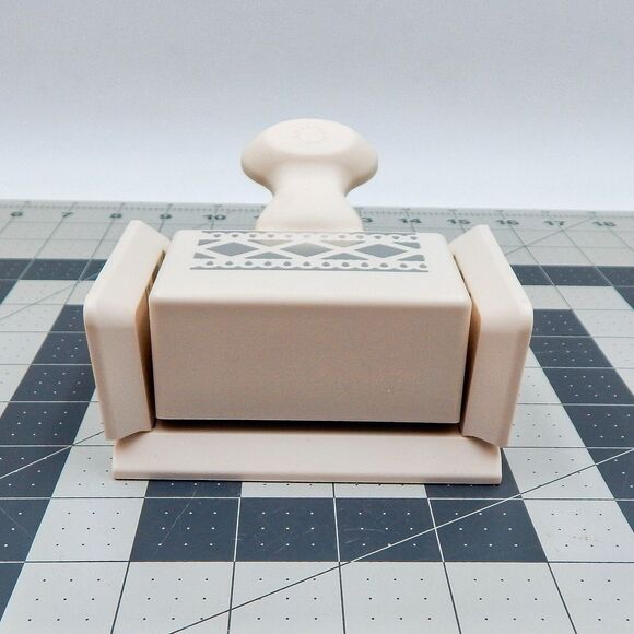 Martha Stewart Diamond Fence Trim Double Edge Punch Scrapbook Strips Ribbon - Picture 5 of 5